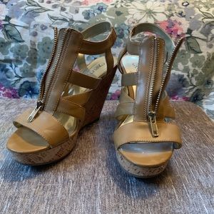 Carlos Santana Spring Wedges